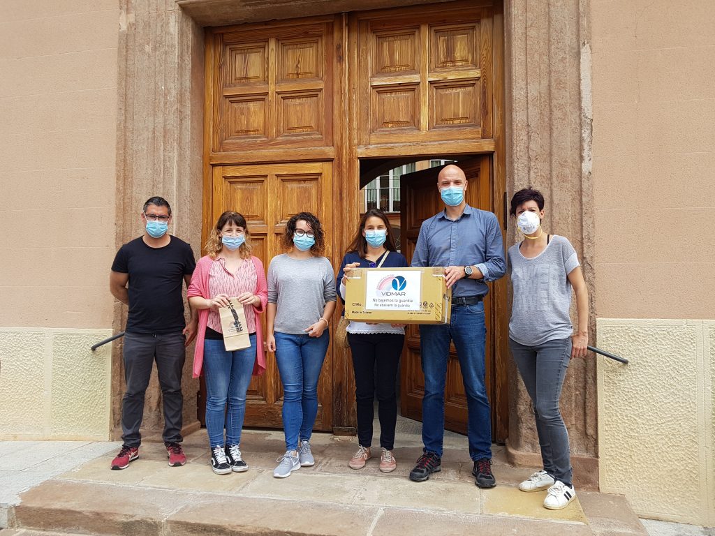 Vidmar delivers masks to the St. Jaume de Cardona senior residence